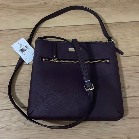 Kate Spade leather adjustable cross body plum purple NWT - Picture 1 of 4